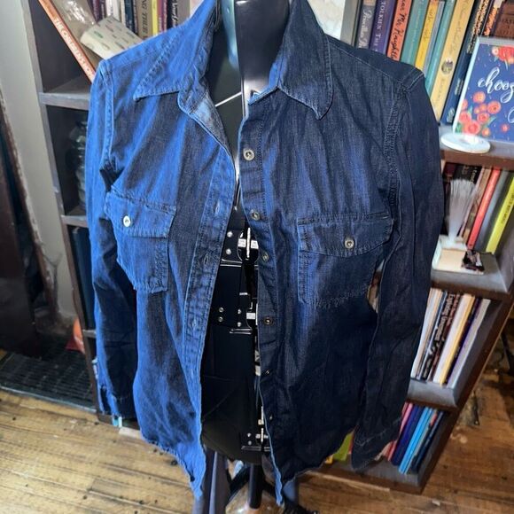 Banana Republic soft wash denim normcore button down M shirt - Picture 1 of 3